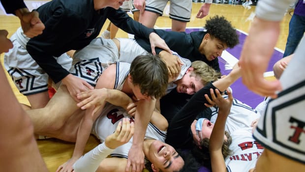 Tualatin Summit boys basketball Ken Waz 999